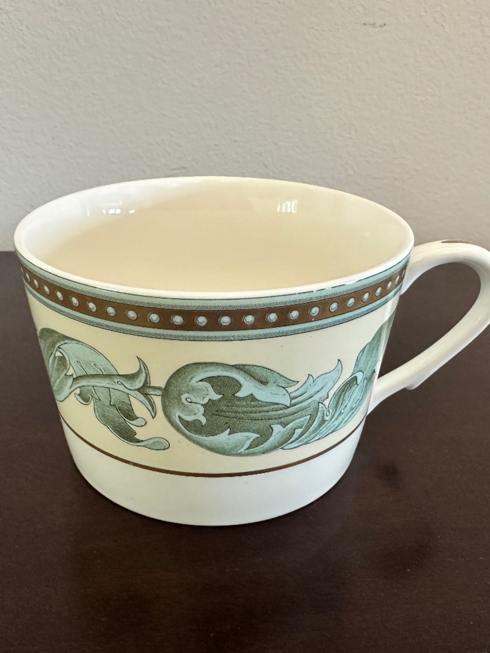CHRISTIAN DIOR TEA CUP~TRIANON~LA COLLECTION TABLE D'AMIS~GREEN SCROLL GOLD TRIM